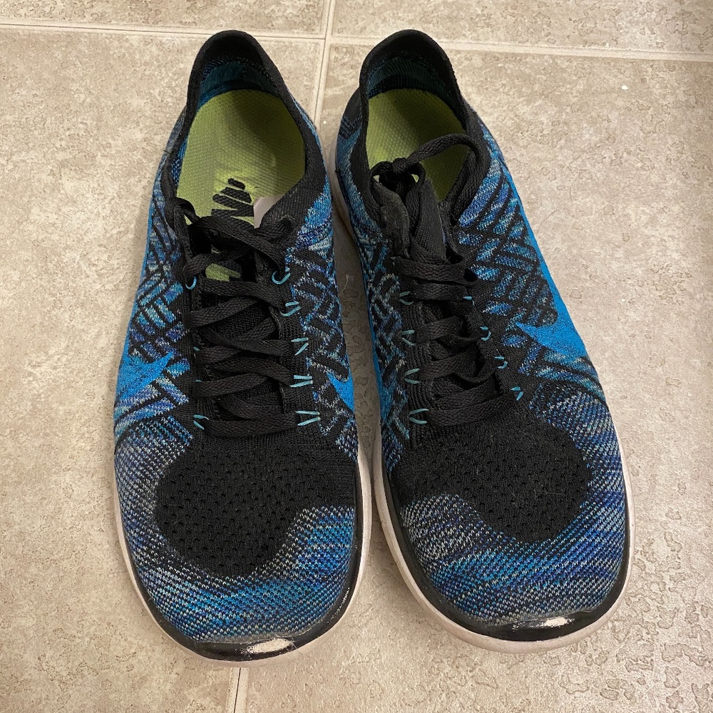 Nike Flyknit Free Size 10.5